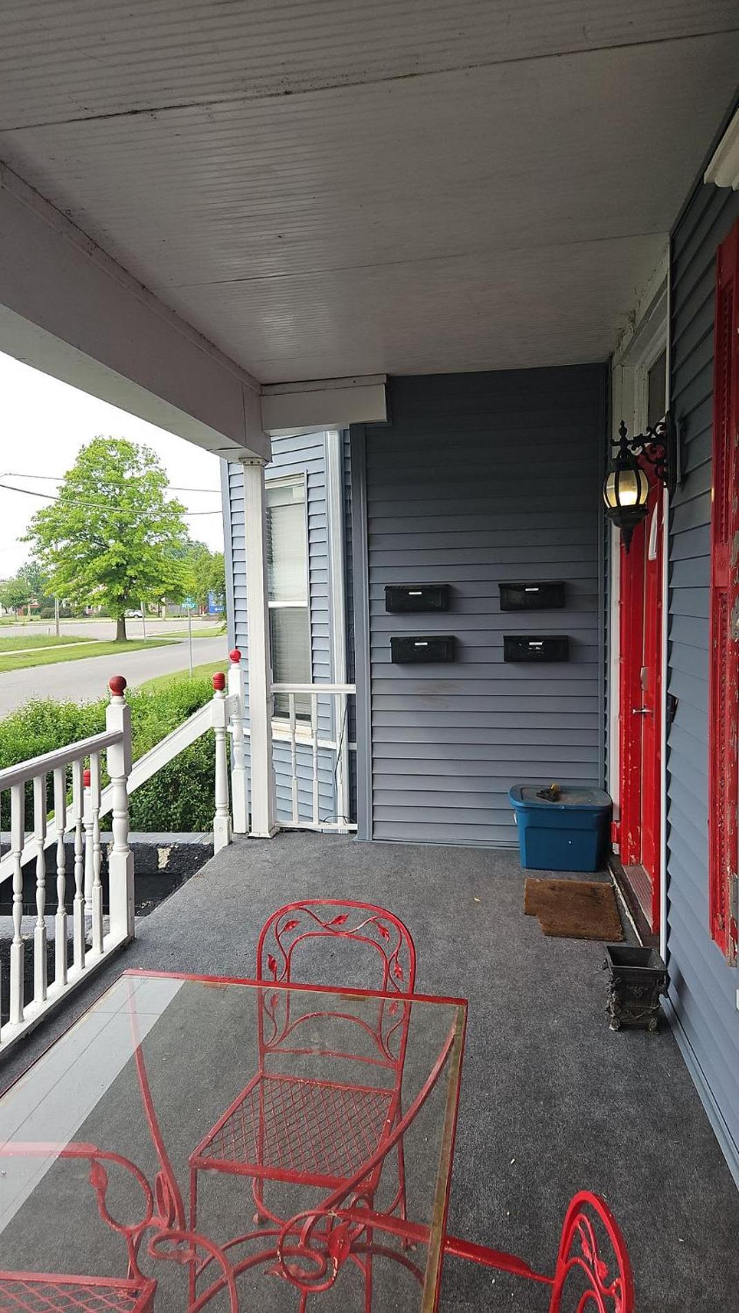 Downstairs 2 Bedroom Apt- Pet Friendly- Walking Distance To & Shops Apartment Michigan Stadt
